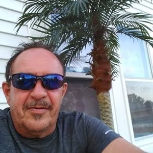 Meet your Posher, Efrain